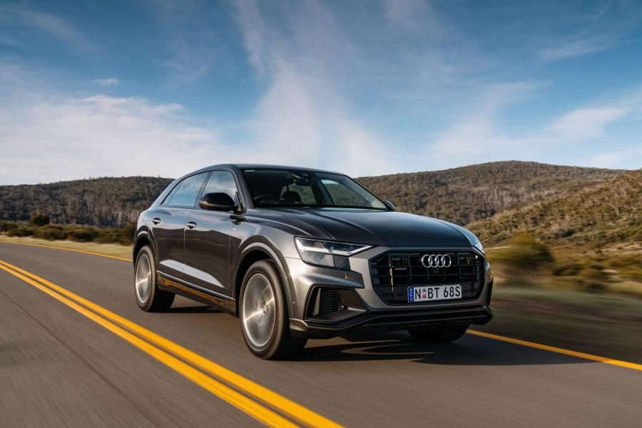  Audi Q8 55 TFSI Quattro 2018 года  (AU) (фото 2 из 17)